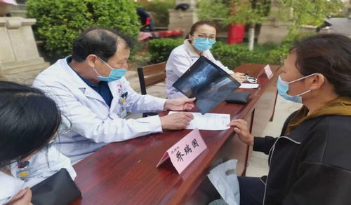 德州市中醫院健康義診活動走進御景國際小區，為居民提供專業養生保健服務